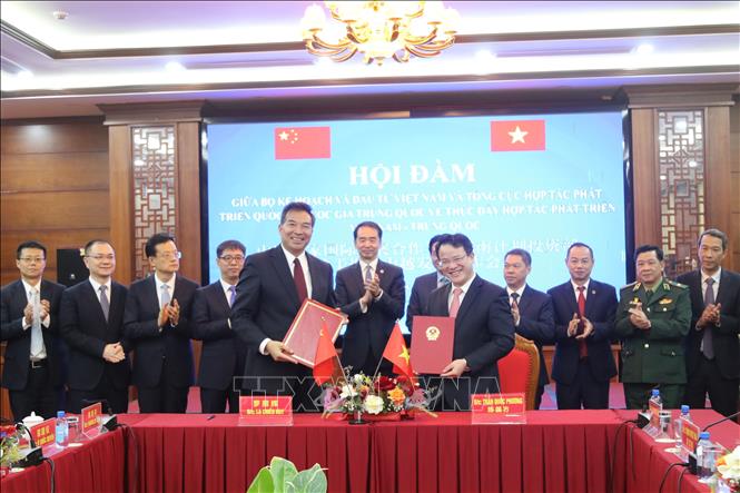 Nâng cao hiệu quả thông quan hàng hóa qua các cửa khẩu giữa Việt Nam – Trung Quốc