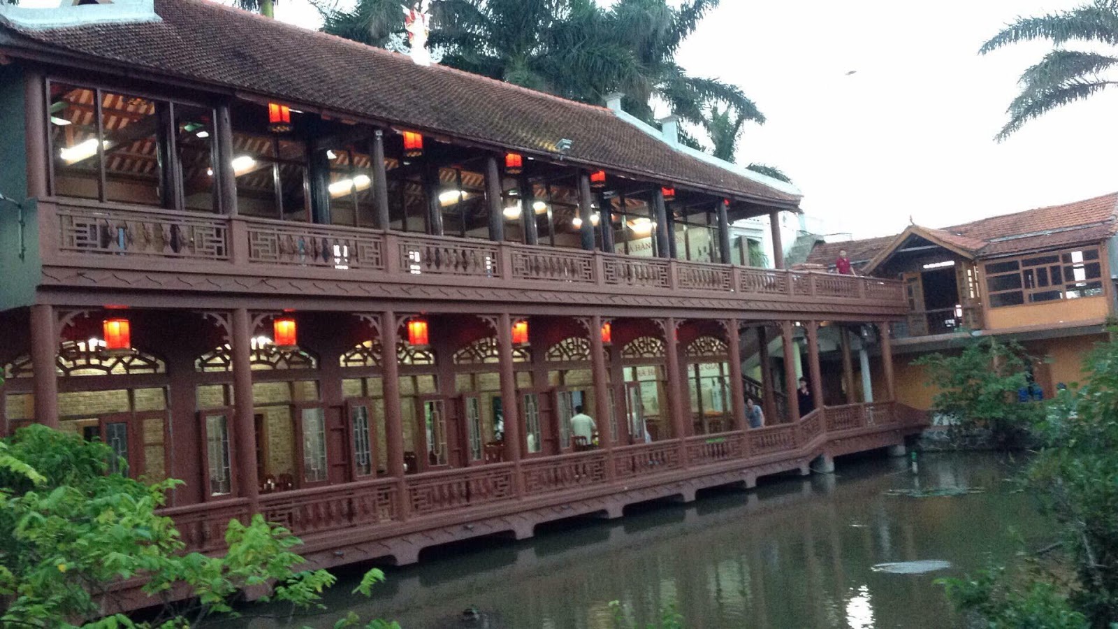 NHÀ HÀNG LẨU ÔNG GIÀ – ĐỊA CHỈ THƯỞNG THỨC ẨM THỰC ĐẢM BẢO AN TOÀN CHO NGƯỜI VIỆT