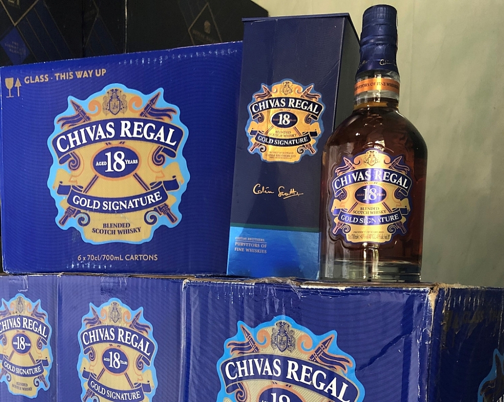 Vận chuyển thuê 108 chai rượu ngoại không có hóa đơn, chứng từ
