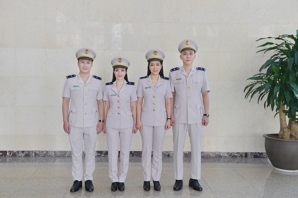Lễ phục mới của ngành Hải quan.