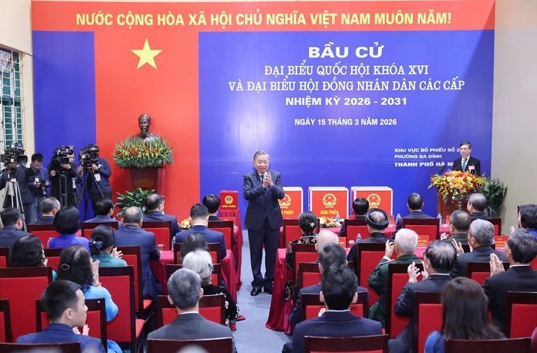 Tổng Bí thư Tô Lâm bỏ phiếu bầu cử đại biểu Quốc hội, HĐND các cấp tại phường Ba Đình, Hà Nội