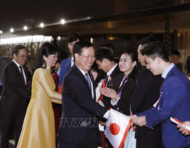 Chủ tịch nước Võ Văn Thưởng đến Tokyo, bắt đầu chương trình thăm chính thức Nhật Bản