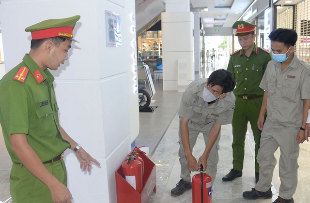 Tháo gỡ khó khăn, vướng mắc trong phòng cháy, chữa cháy