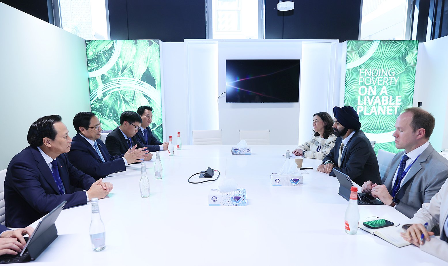 Chuyến c&ocirc;ng t&aacute;c của Thủ tướng: Th&ocirc;ng điệp to&agrave;n cầu v&agrave; những dấu ấn, đột ph&aacute; quan trọng- Ảnh 26.