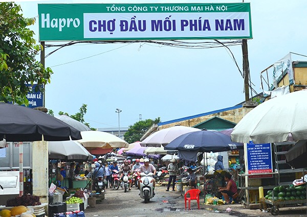 “BOT” chợ Đền Lừ (2): Ban quản lý chợ nói gì?