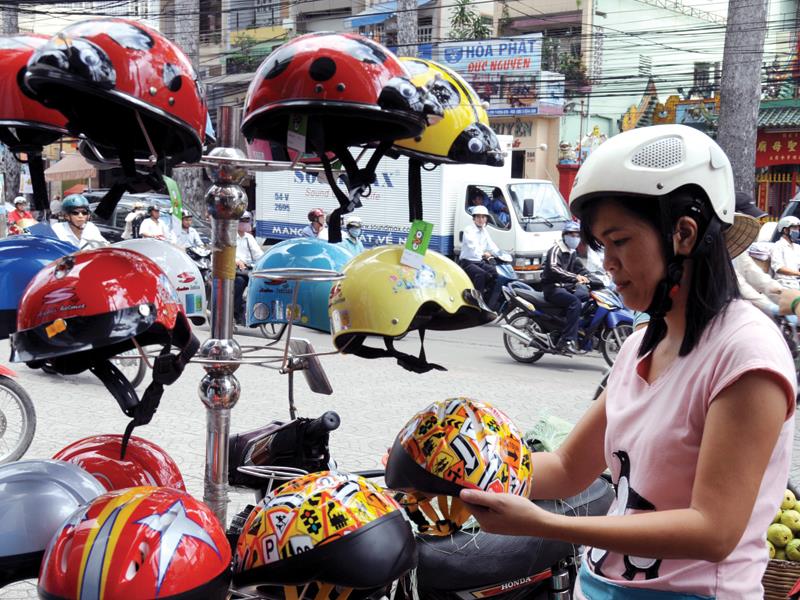 Chính thức bãi bỏ Nghị định về điều kiện kinh doanh mũ bảo hiểm