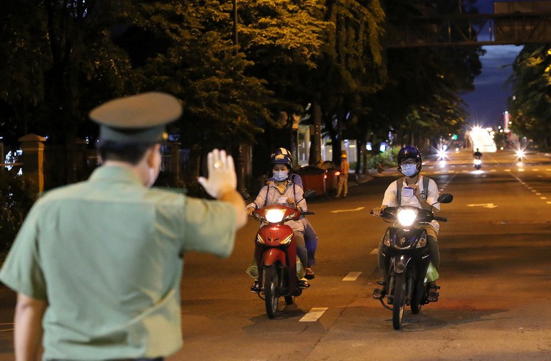 TP. Hồ Chí Minh: Tiếp tục thực hiện giãn cách theo Chỉ thị 16 đến 15/9